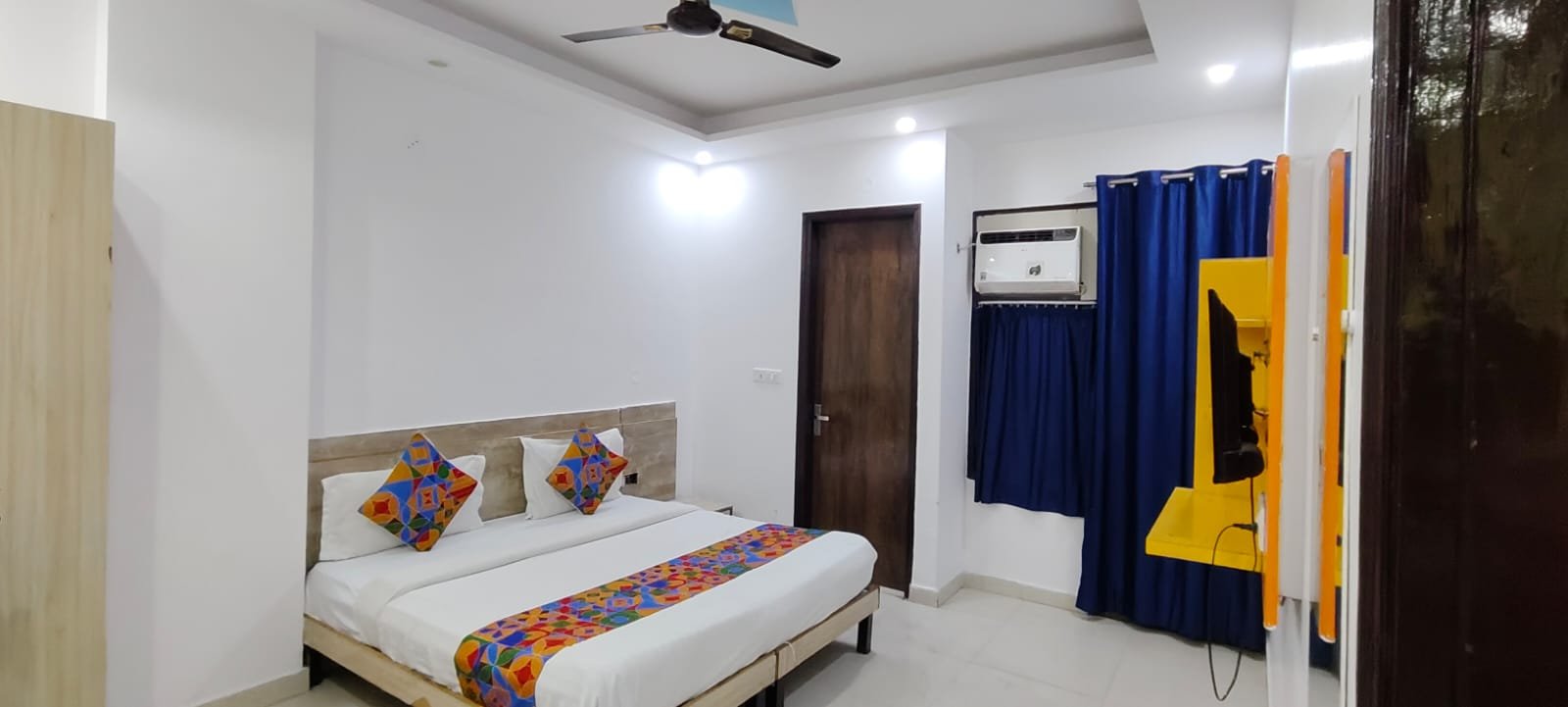 Roomshala Hotel Rose Residency – Near Yashobhoomi Convention Center